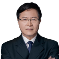 何犇