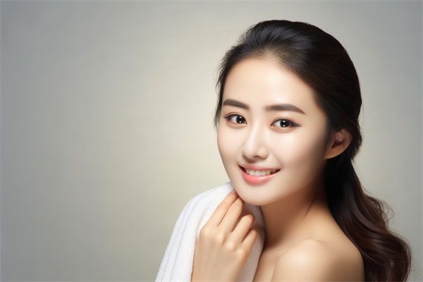 悅?cè)会t(yī)美PK美奧整形：實(shí)力對比與案例展示