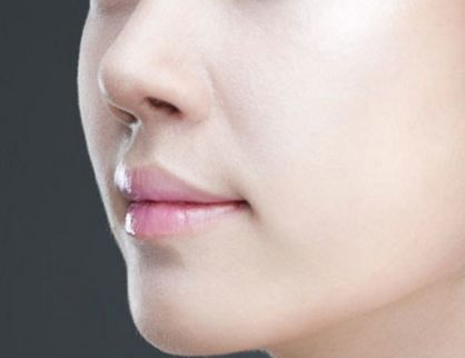 頜骨手術專家何才偉：精湛技藝，打造完美側(cè)顏