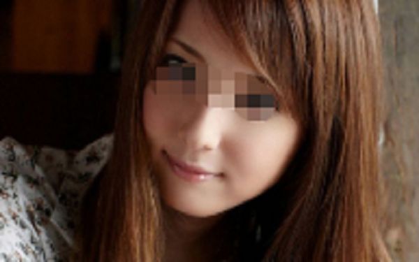 有些人經(jīng)常面臨面部色斑困擾，他們正在尋找一種安全可靠的彩光嫩膚祛斑方法