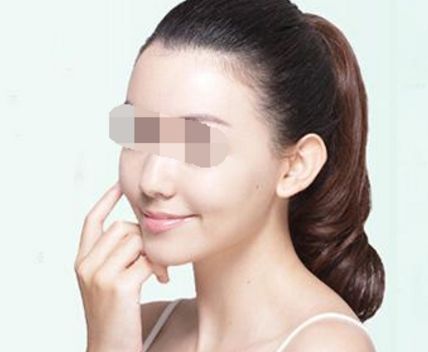 劉成勝為什么選擇隆胸整形？巨乳縮小術(shù)是否值得嘗試？
