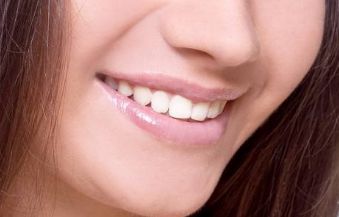 糾正面部皺紋：瘦臉針VS玻尿酸，哪種更適合你？