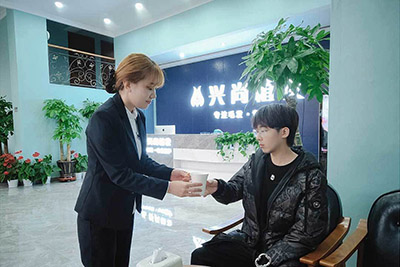 青島興尚植發(fā)_接待區(qū)