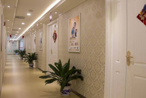 北京伊美康醫(yī)療美容門診部_走廊