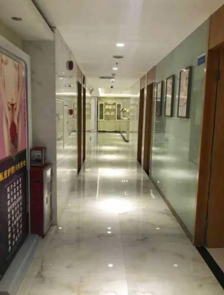 廣州晏博士醫(yī)療美容門診部_走廊