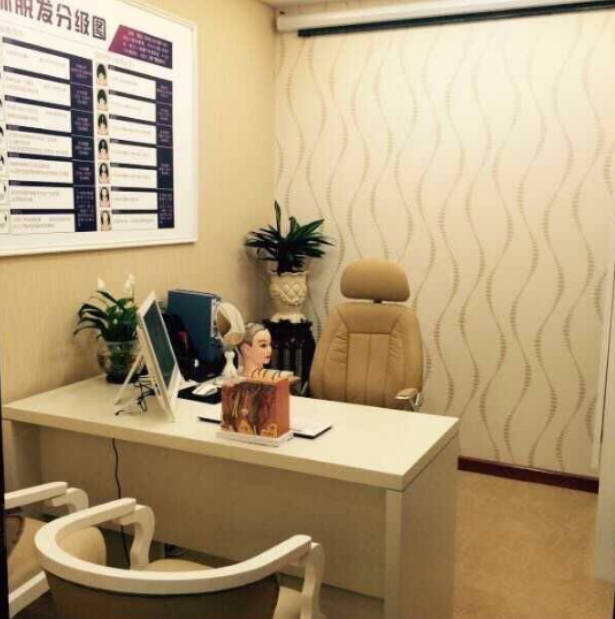 貴陽(yáng)麗都植發(fā)中心_面診室