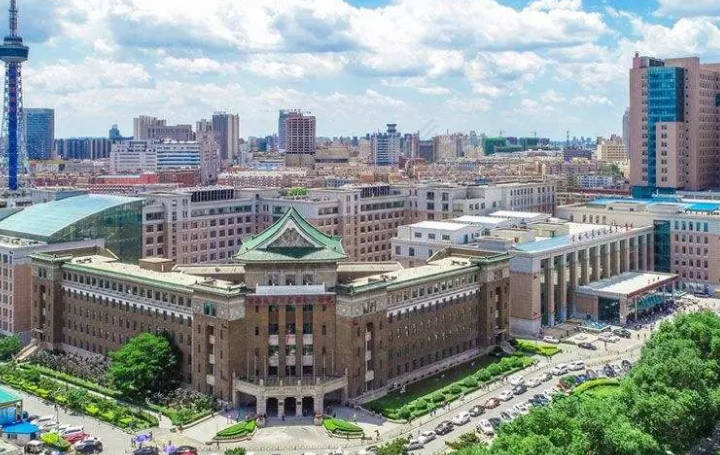 吉林大學(xué)第一醫(yī)院_外景