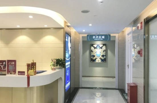 昆明卓星醫(yī)療美容醫(yī)院_走廊