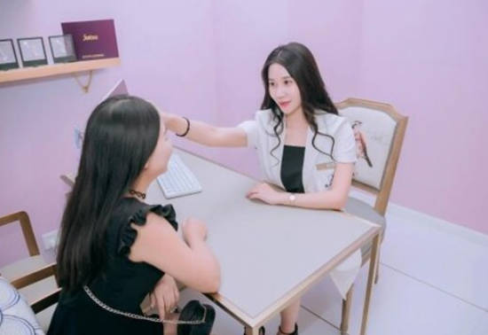 洛陽愛尚醫(yī)療美容門診部_咨詢室