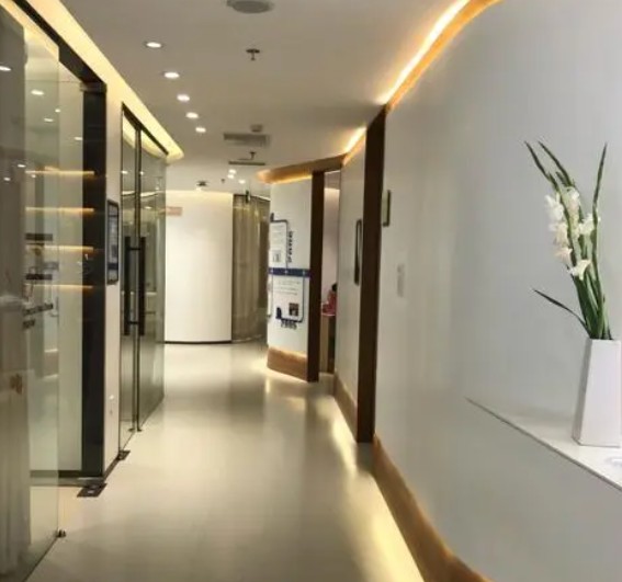 西安伊美爾醫(yī)學(xué)美容門診部_走廊