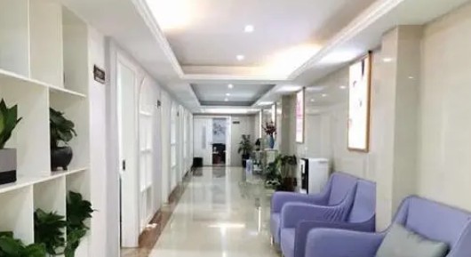 漳州市龍文藍(lán)田新醫(yī)美醫(yī)療美容門診部_走廊