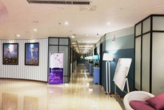 駐馬店締萊美醫(yī)療美容門診部_走廊