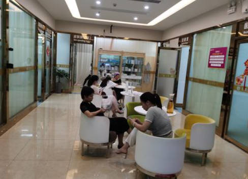 東莞星采醫(yī)療美容門(mén)診部_休息區(qū)