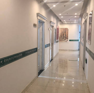 沈陽金皇后醫(yī)療美容醫(yī)院_走廊