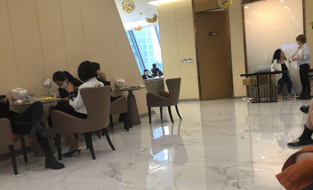 杭州臻妍頌醫(yī)療美容門診部_休息區(qū)