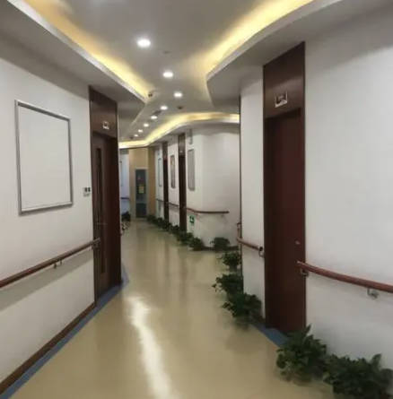 濟南蔡景龍醫(yī)療美容門診部_走廊