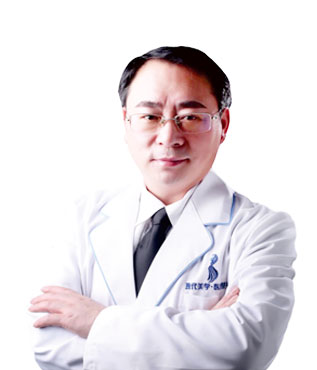 李中偉