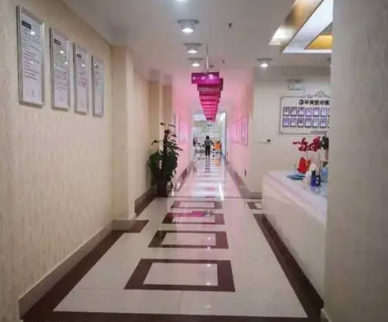 武漢華美武昌醫(yī)療美容門診部_走廊
