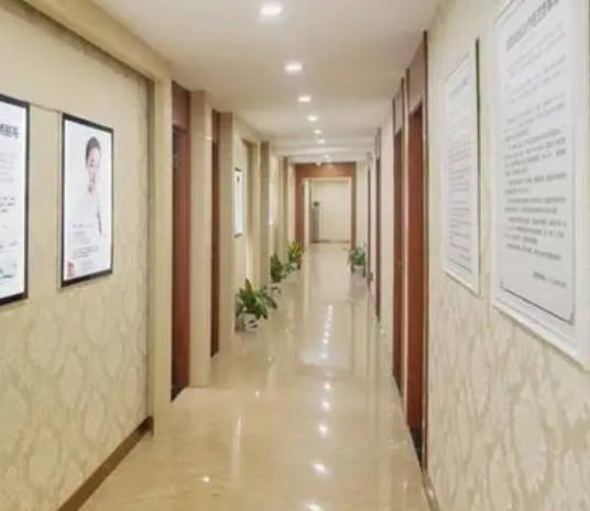 長沙華妃醫(yī)療美容門診部_走廊