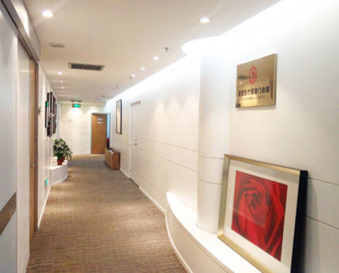 廣州洛萱醫(yī)療美容門診部_走廊