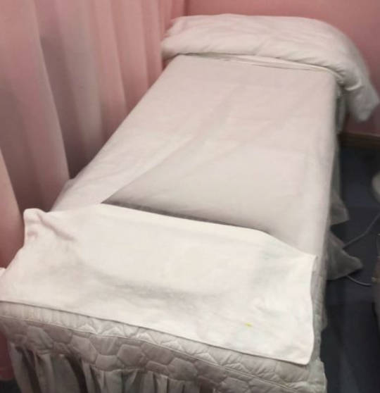 東莞美年華醫(yī)療美容門診部_治療室
