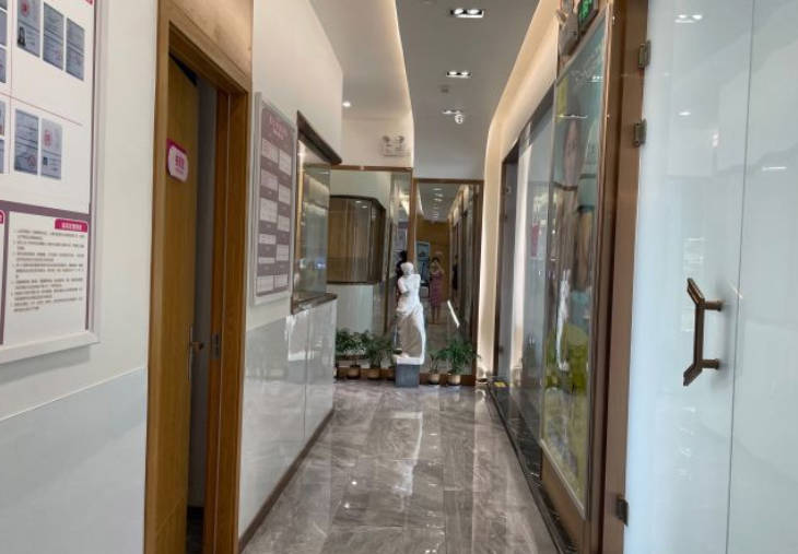 南寧藝職美醫(yī)療美容門診部_走廊