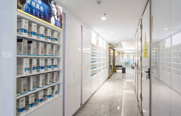 深圳同步口腔門診部_走廊