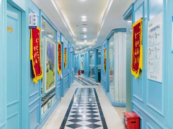 深圳美奧口腔醫(yī)院_走廊