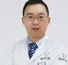 覃杰