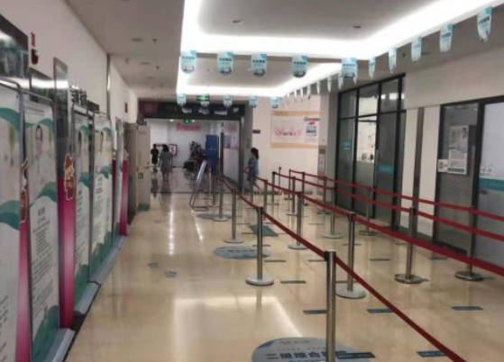 廈門天倫醫(yī)院口腔科_走廊
