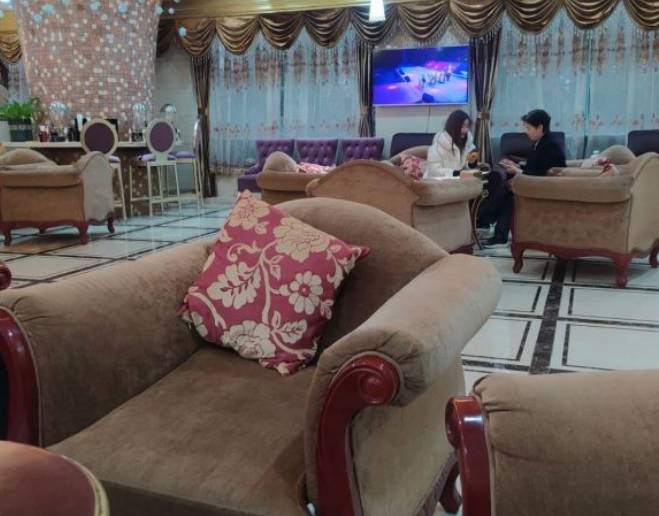 成都泊菲凱莉醫(yī)療美容門診部_休息區(qū)